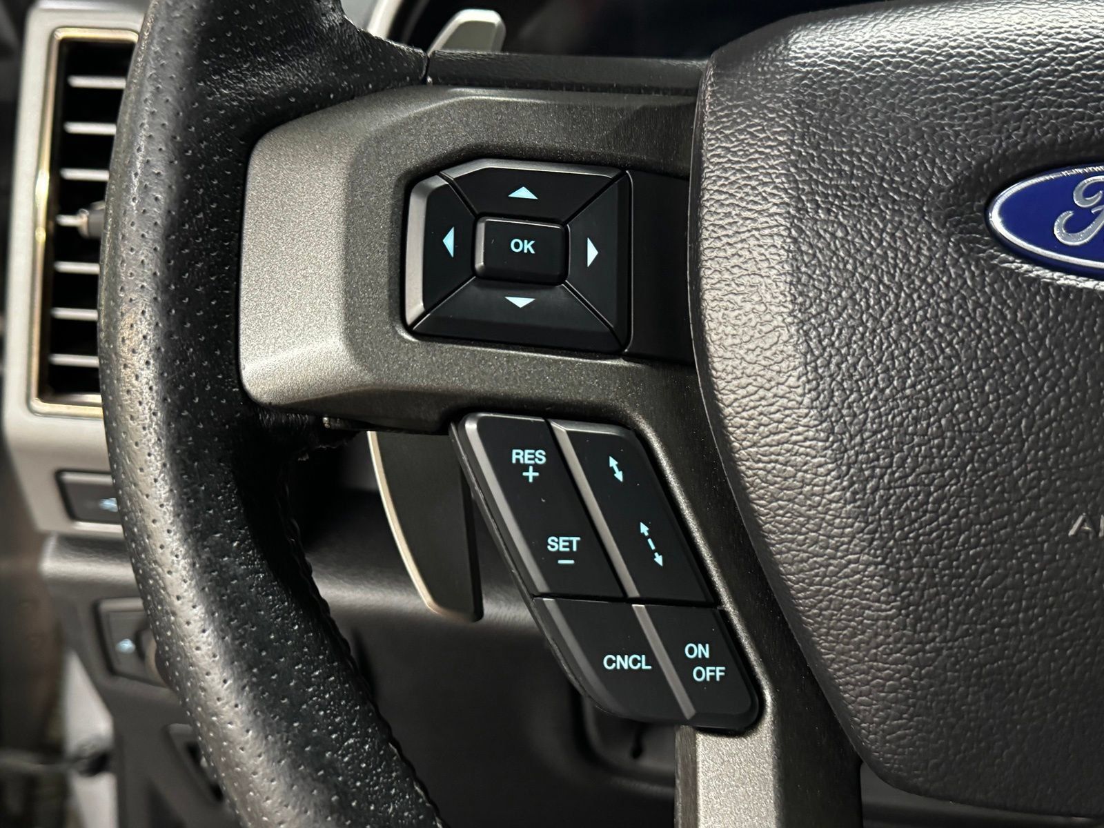 Used 2019 Ford F150 Raptor w/ Equipment Group 802A Luxury AWD/4WD image 24