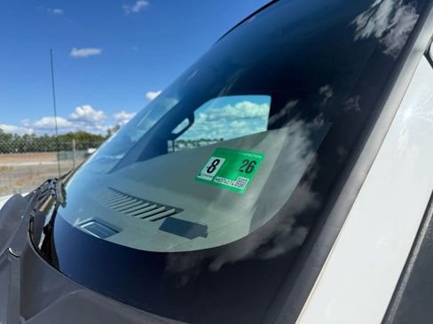 Used 2016 Chevrolet Express 2500 image 12