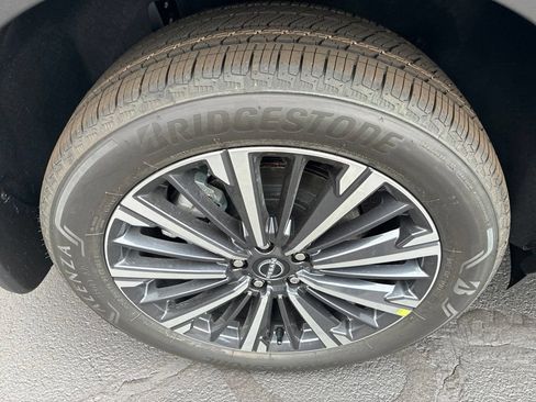New 2026 Nissan Pathfinder Platinum AWD/4WD image 10