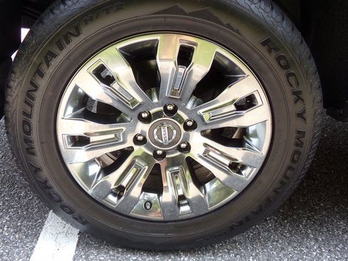 Used 2019 Nissan Titan Platinum Reserve w/ Platinum Utility Package AWD/4WD image 19