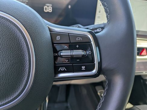 Certified 2025 Kia Sorento S image 34