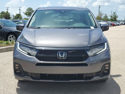 New 2026 Honda Odyssey Touring image 3