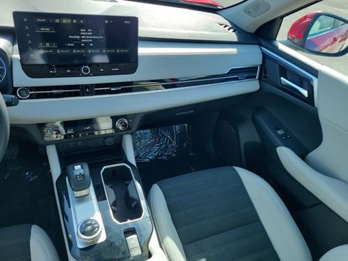 Used 2025 Mitsubishi Outlander SE image 19