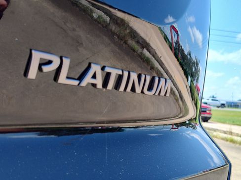 New 2026 Nissan Pathfinder Platinum FWD image 4
