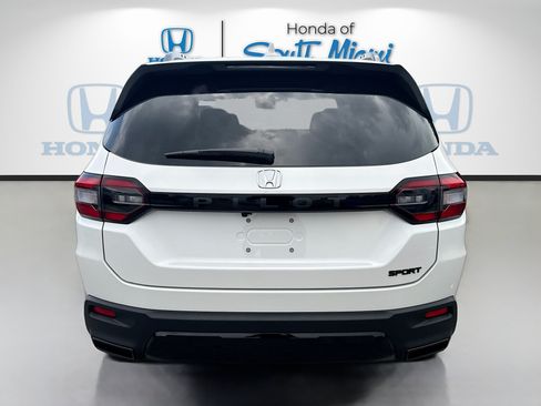 New 2026 Honda Pilot Sport image 6