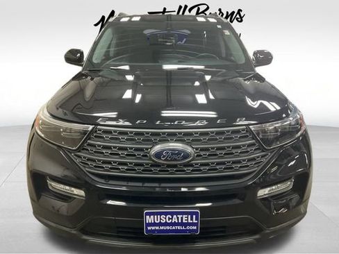 Used 2023 Ford Explorer XLT w/ Equipment Group 202A image 2