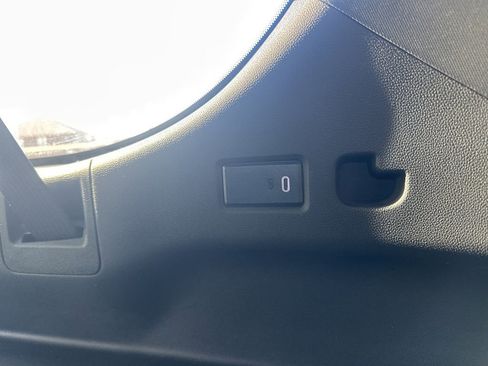 Used 2022 GMC Yukon XL Denali image 38