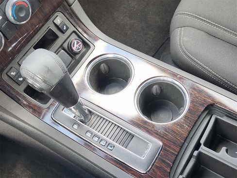 Used 2017 Chevrolet Traverse LT image 19