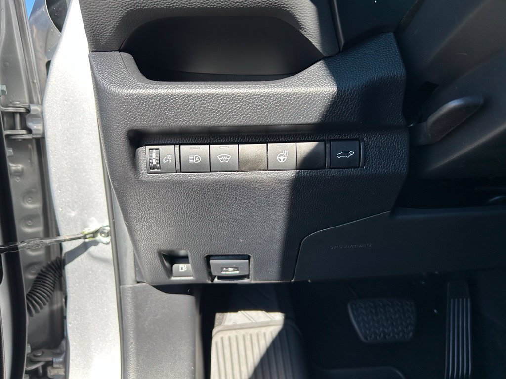 Used 2024 Toyota RAV4 XLE w/ Convenience Package AWD/4WD image 19