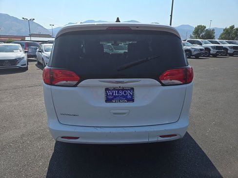 Used 2021 Chrysler Voyager Lxi image 6