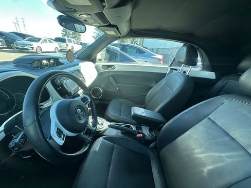Used 2013 Volkswagen Beetle TDI image 9