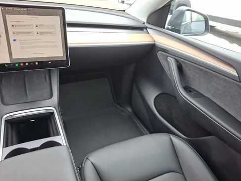 Used 2023 Tesla Model Y Long Range image 16