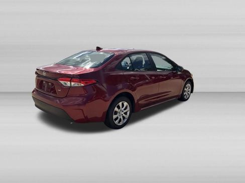 Used 2025 Toyota Corolla LE FWD image 4