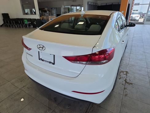 Used 2018 Hyundai Elantra Value Edition FWD image 8