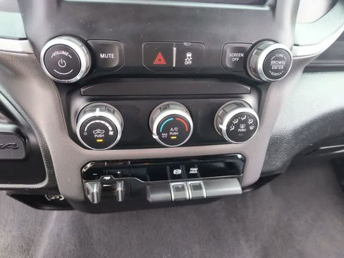 Used 2022 RAM 2500 Big Horn AWD/4WD image 18