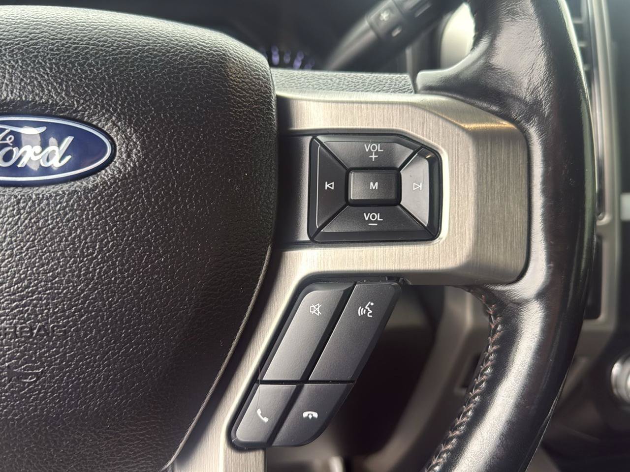 Used 2019 Ford F250 Platinum w/ FX4 Off-Road Package AWD/4WD image 26