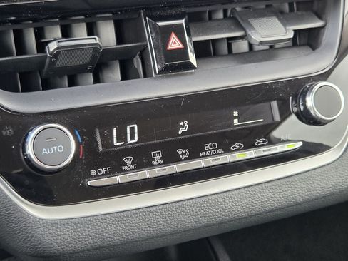 Used 2025 Toyota Corolla LE FWD image 19
