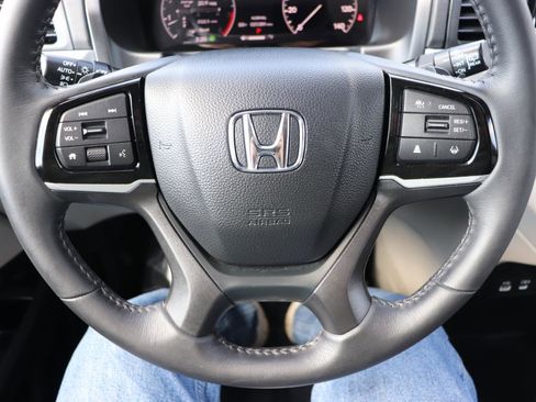 Used 2025 Honda Odyssey EX-L image 35