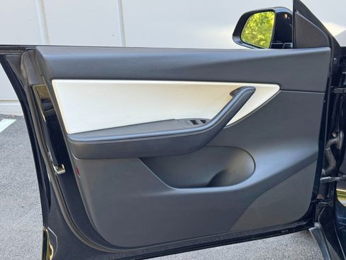 Used 2021 Tesla Model Y Long Range image 43