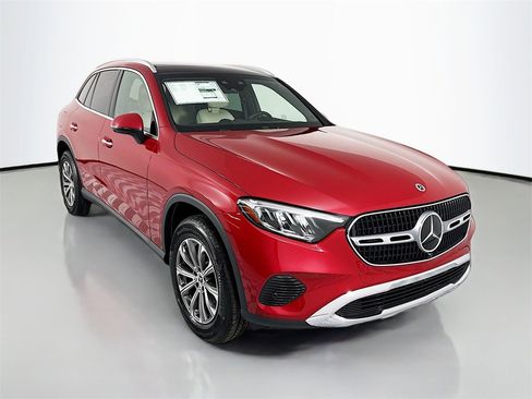 Used 2025 Mercedes-Benz GLC 300 4MATIC image 7