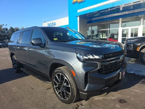 Used 2021 Chevrolet Suburban RST image 1