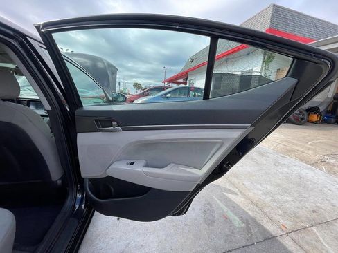 Used 2018 Hyundai Elantra SEL FWD image 6