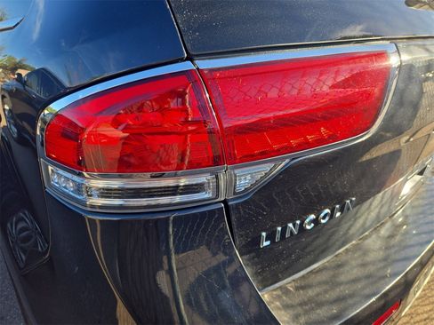 Used 2013 Lincoln MKX AWD image 15