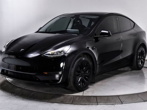Used 2022 Tesla Model Y Long Range AWD/4WD image 2