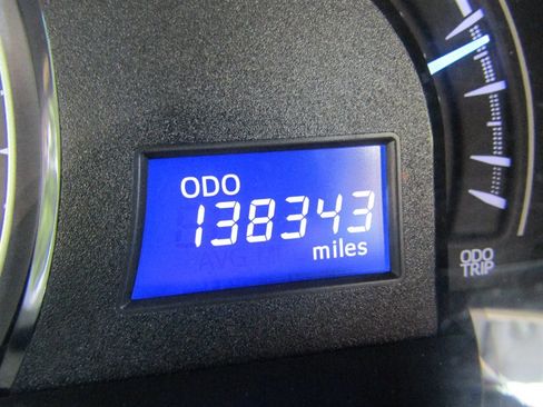 Used 2012 Toyota Camry LE FWD image 10