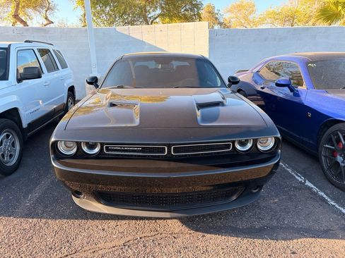 Used 2020 Dodge Challenger SXT RWD image 3
