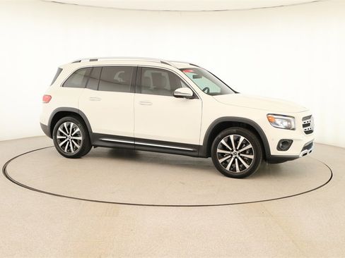 Used 2021 Mercedes-Benz GLB 250 image 9