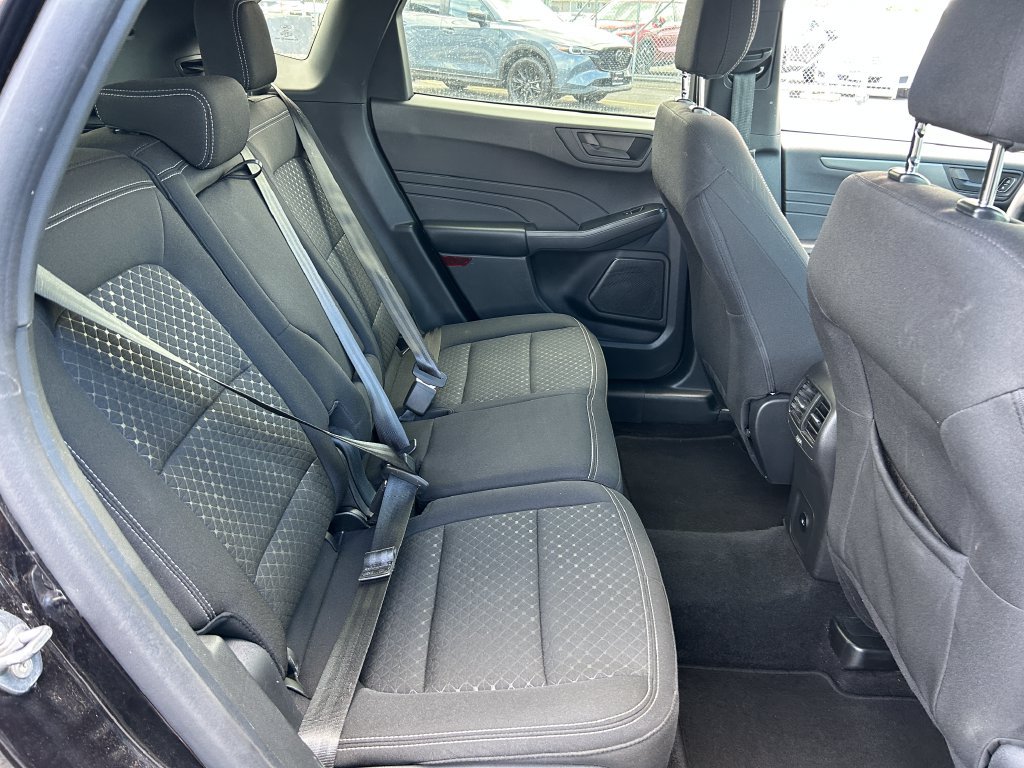 Used 2025 Ford Escape Active AWD/4WD image 30