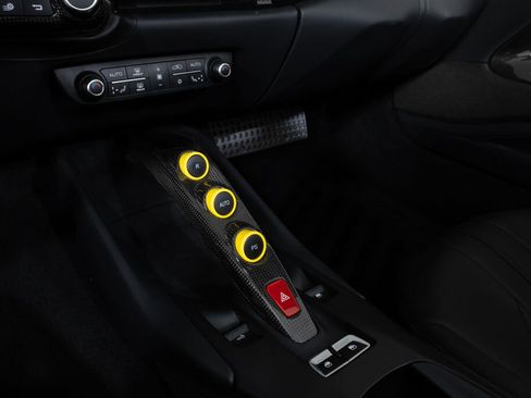 Used 2023 Ferrari 812 GTS image 40