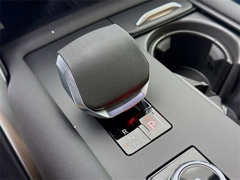 New 2026 Land Rover Discovery Dynamic SE image 19