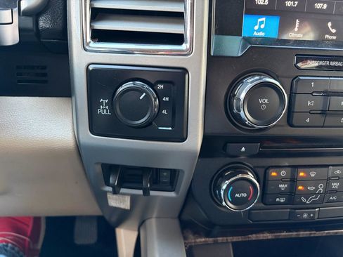 Used 2017 Ford F250 Lariat w/ Tow Technology Bundle image 29