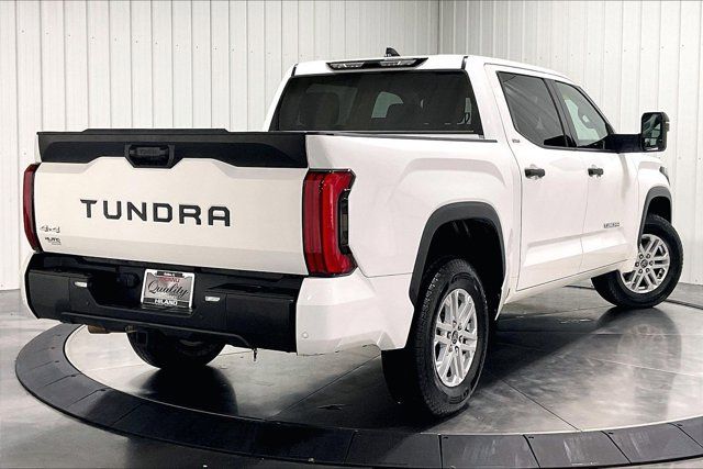 Used 2022 Toyota Tundra SR5 w/ SR5 Convenience Package AWD/4WD image 13