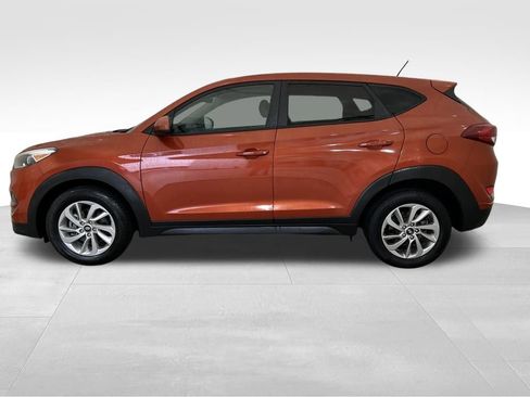 Used 2016 Hyundai Tucson SE image 2