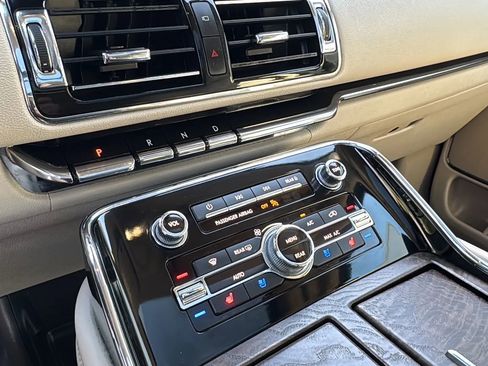 Used 2019 Lincoln Navigator L Reserve w/ Cargo Package image 16