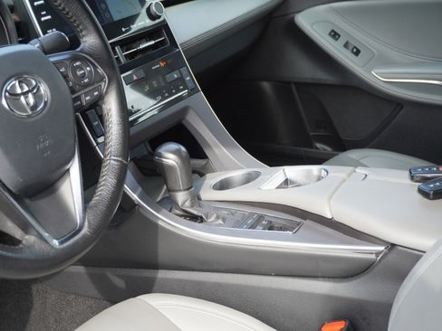 Used 2021 Toyota Avalon XLE image 20