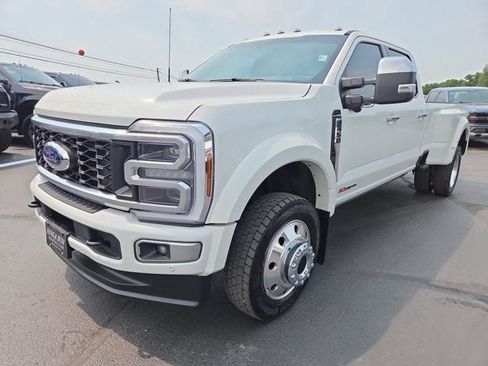 Used 2025 Ford F450 Platinum w/ Platinum Plus Package AWD/4WD image 2