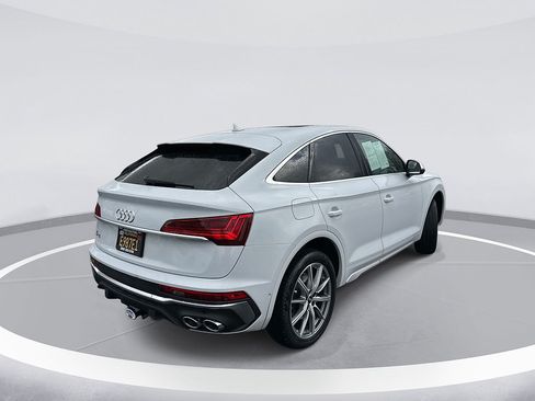 Used 2022 Audi SQ5 Prestige AWD/4WD image 5