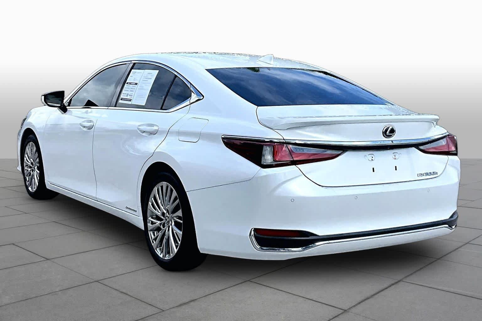 Used 2020 Lexus ES 300h w/ Premium Package FWD image 12