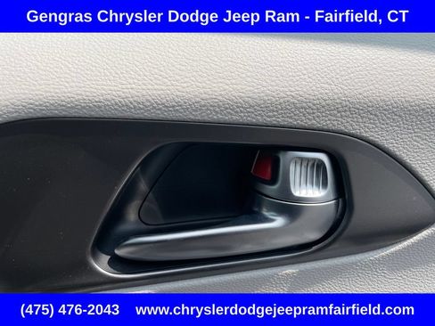 Used 2020 Chrysler Pacifica Touring-L Plus FWD image 16