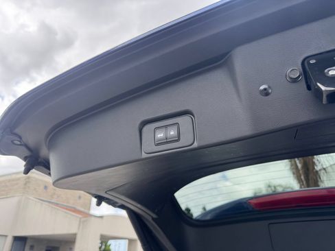 Used 2025 Nissan Rogue SV FWD image 19