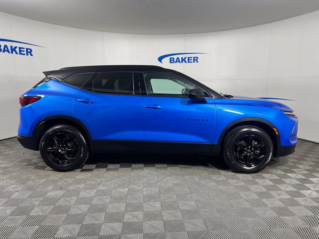 Certified 2024 Chevrolet Blazer LT w/ Convenience Package AWD/4WD image 7