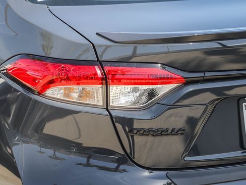 Certified 2025 Toyota Corolla SE FWD image 9