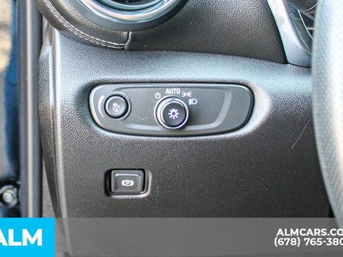 Used 2025 Chevrolet Blazer LT FWD image 32