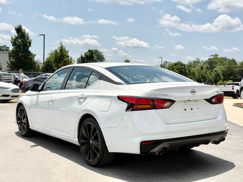 Used 2019 Nissan Altima 2.5 SR FWD image 13