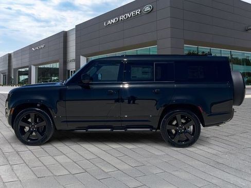 New 2026 Land Rover Defender 130 X-Dynamic SE AWD/4WD image 2
