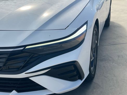 Certified 2025 Hyundai Elantra SEL image 4